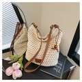 Borsa hobo intrecciata a mano color crema con tracolla in pelle marrone e perlina d'ambra - Bianco Sporco