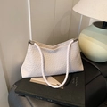 Bolso de hombro minimalista blanco de cuero trenzado con patrón de rejilla y cuerda - Blanco
