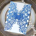 Invitation mariage papillon découpée au laser avec design pailleté bleu et nœud papillon - Bleu Royal