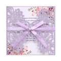 Élégante invitation de mariage violette découpée au laser avec motif floral et ruban en soie - Lilas