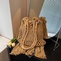 Sac seau tissé main beige avec longues franges et pochette intérieure à cordon femme - Kaki
