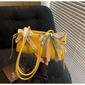 Sac bandoulière jaune avec nœud en dentelle blanche et ruban à carreaux chic - Avec Pendentif / Jaune