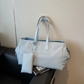 Sac fourre-tout tressé bleu clair avec pochette assortie et anses en cuir fines - Bleu