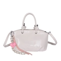 Bolso bombonera minimalista blanco crema con colgante de corazón y cuero brillante - Blanco