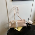 Bolso de hombro rosa de piel sintética con encaje blanco y detalle de lazo - Rosa