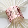 Détail du rond de serviette flocon de neige découpé au laser en métal or rose - Or Rose Miroir