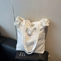 Sac fourre-tout chic en toile blanche avec bordures à volants et motifs à pois texturés - Blanc Cassé