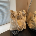 Sac fourre-tout chic en toile à carreaux jaunes et blancs avec broderie texturée - Khaki