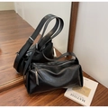 Bolso bandolera negro minimalista en piel sintética brillante con detalles de cremallera - Negro