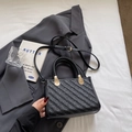 Sac à main chic en cuir tressé noir avec fermoir doré et bandoulière réglable - Sans Pendentif / Noir