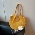 Borsa a spalla in uncinetto giallo con dettaglio a margherita bianca lavorata - Giallo
