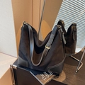 Retro black matte leather tote bag with contrast stitching and golden hardware - Black