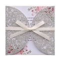 Détail de l'invitation de mariage découpée au laser avec paillettes et ruban - Argent Pailleté