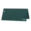 Vista detallada de la tarjeta de mesa de boda verde oscuro con patrón de corazón. - Verde Tinta