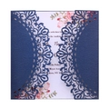 Detalle de invitación de boda azul marino cortada con láser con elegante textura floral - Blanco AB