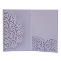 Détail du faire-part de mariage ajouré laser lavande avec papier cartonné perlé - Lilas