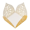 Dettaglio macro della scatola per caramelle tagliata al laser con motivi floreali perlati - Oro Riflettente
