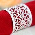 Rond de serviette blanc découpé au laser avec motif classique sur serviette rouge - 17cm / Blanc