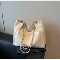 Chic cream tote bag with yellow floral patterns and elegant chain shoulder straps - Off-white