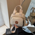 Bolso bandolera de nailon blanco roto con compartimentos de cremallera y correa ajustable - Blanco Roto