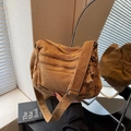 Casual camel canvas tote bag with multi-zipper pockets and adjustable wide shoulder strap - Brown