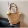 Borsa tote in paglia intrecciata con motivo in pizzo e doppie tracolle lunghe - Cachi