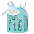 Détail de la boîte à dragées bleu tiffany découpée au laser avec ruban et étiquette - 5*5cm / Bleu Tiffany