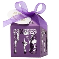 Boîte cadeau violette découpée au laser avec silhouettes et ruban en satin chic - 5*5cm / Violet foncé