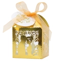 Détail de la boîte à bonbons dorée ajourée avec silhouette laser et ruban champagne - 5*5cm / Or Réfléchissant