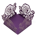 Détail des motifs de roses découpés au laser sur un coffret cadeau en papier violet foncé - 3,6 cm / Violet foncé