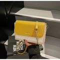 Piccola borsa retrò gialla e crema con tracolla a catena dorata e stampa - Giallo
