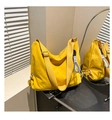Sac bandoulière jaune vif en toile avec sangle réglable et détail anneau métallique - Jaune avec Pendentif Lettre / Jaune