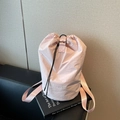 Bolso saco rosa claro con cordón ajustable hecho de nailon ligero con textura elegante - Rosa