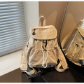 Zaino beige in nylon con coulisse decorativa e chiusura a patta per donna moderno - Cachi