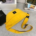 Riñonera deportiva de nailon amarillo brillante con tirador trenzado y hebilla de plástico - Amarillo