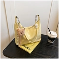 Lichtgele crossbodytas met krokodillentextuur en schattige pluchen beer hanger - Geel