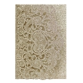 Dettaglio dell'invito glitter oro tagliato al laser con motivi floreali - Oro Chiaro Glitter