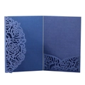 Partecipazione di nozze blu navy tagliata al laser con elegante motivo floreale a rose - Blu Fantasma