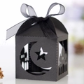 Elegante schwarze Ramadan-Geschenkbox mit lasergeschnittenem Mond, Sternen und Band - 5*5cm / Schwarz Khaki