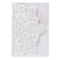 Elegante weiße Laserschnitt-Hochzeitseinladung mit filigranem Mandala-Spitzenmuster - Weiß