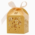 Goldene lasergeschnittene Schneeflocken-Bonbonschachtel mit Organzaband für Partys - Gold