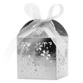 Détail de boîte cadeau ajourée flocon de neige argenté avec nœud en ruban satin blanc - Argent Réfléchissant