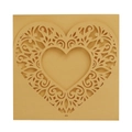 Carte de vœux découpée au laser avec motif cœur ajouré sur fond blanc immaculé - Doré