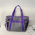 Große graue Reisetasche mit lila Gurten für Fitness, Fitnessstudio und Outdoor-Sport - Grau und Lila