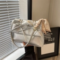 Sac cabas argenté style ballet avec nœud décoratif, foulard en soie et fini brillant - Argenté