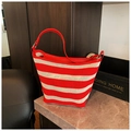 Sac fourre-tout tissé à rayures rouges et blanches avec maille et anses en cuir - Rouge