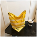 Sac fourre-tout tissé à rayures jaunes et blanches avec bandoulière jaune chic - Jaune