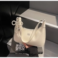 Sac à bandoulière crème avec nœud en perles élégant et pendentif en forme de cœur - Blanc Cassé Avec Pendentif