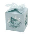 Makro-Detail von lasergeschnittenem Happy Birthday Text und 3D-Schmetterling auf Geschenkbox - 6*6*10CM / Perlhellblau