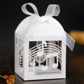 Europäische Gastgeschenkbox mit Noten-Laserschnitt, weißem Organzaband und Notenlinienmuster - 5*5*8CM / Weiß
